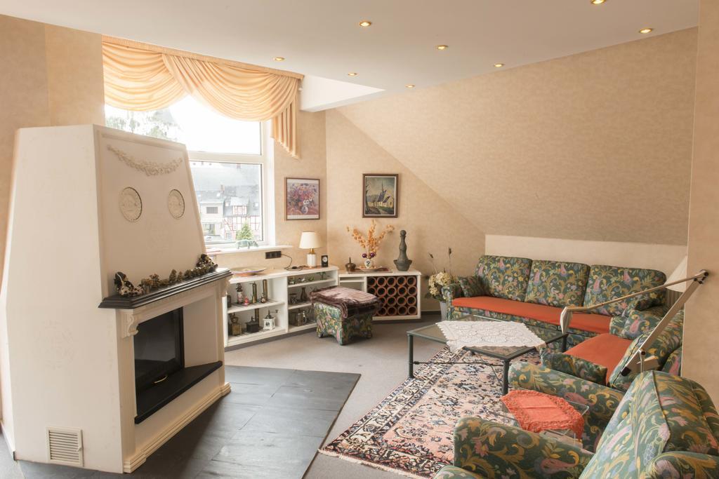 Ferienwohnung Burg Eltz トライス・カーデン 部屋 写真