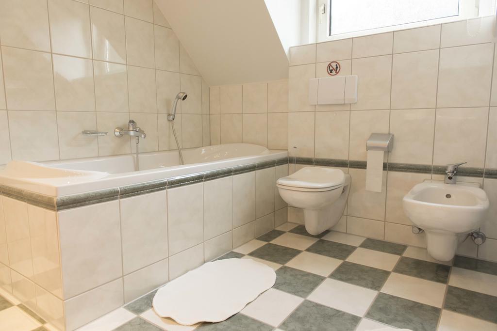 Ferienwohnung Burg Eltz トライス・カーデン 部屋 写真